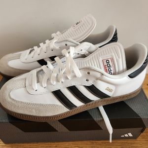 Samba Classic shoe